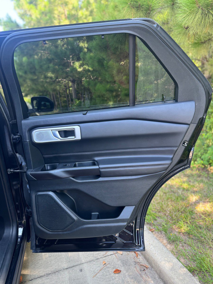 Used 2020 Ford Explorer Platinum w/ Premium Technology Package image 21