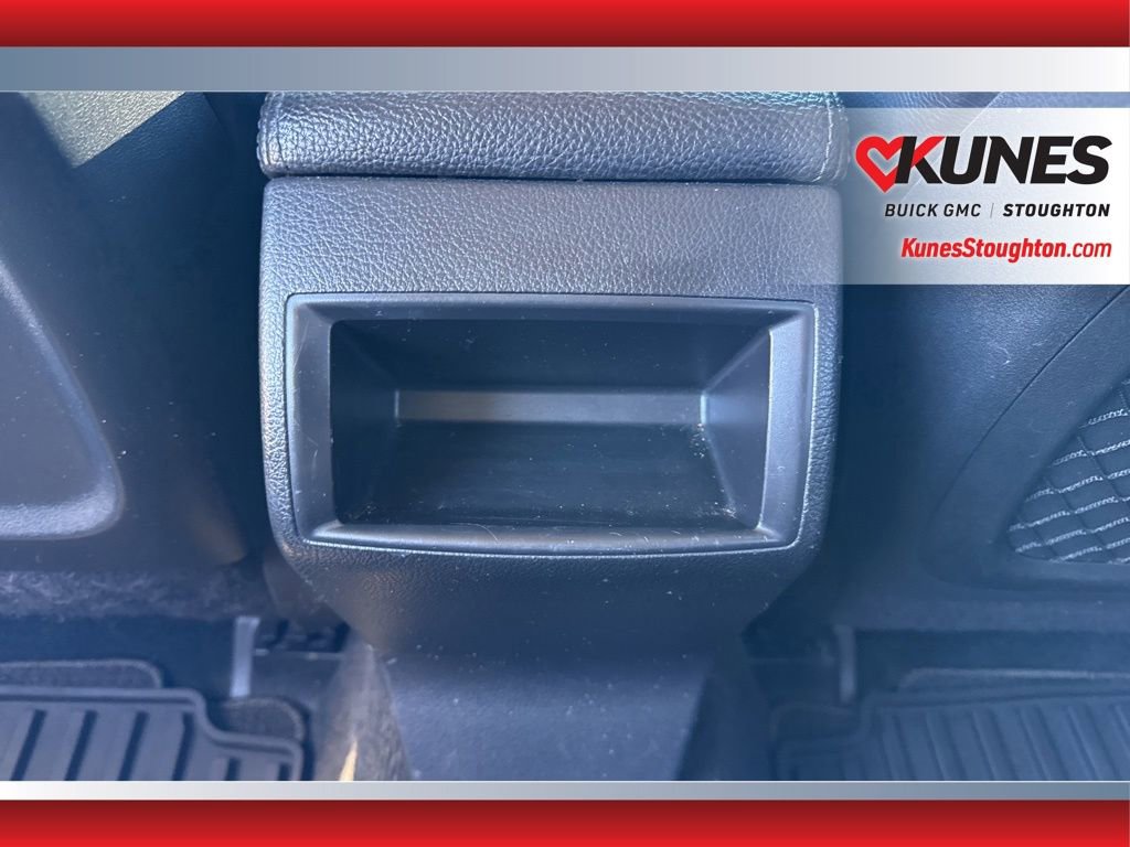 Used 2011 Subaru Outback 2.5i Limited w/ PWR Moonroof Pkg image 39