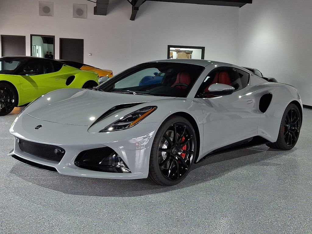 Used 2025 Lotus Emira image 2
