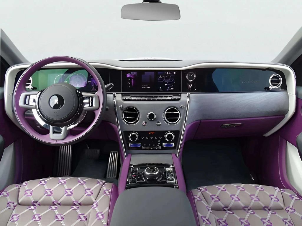 Certified 2025 Rolls-Royce Cullinan AWD/4WD image 7