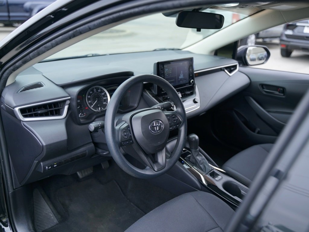 Used 2022 Toyota Corolla LE image 19