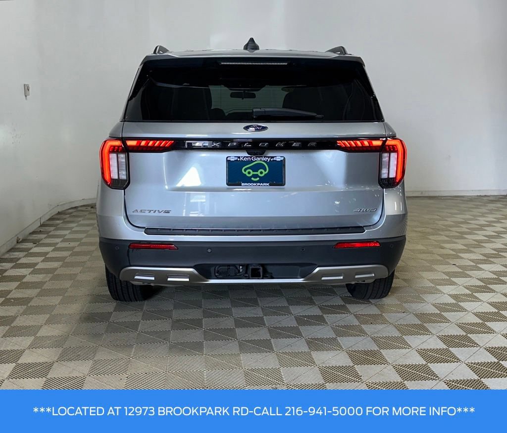 Used 2025 Ford Explorer Active w/ Active Comfort Package AWD/4WD image 5