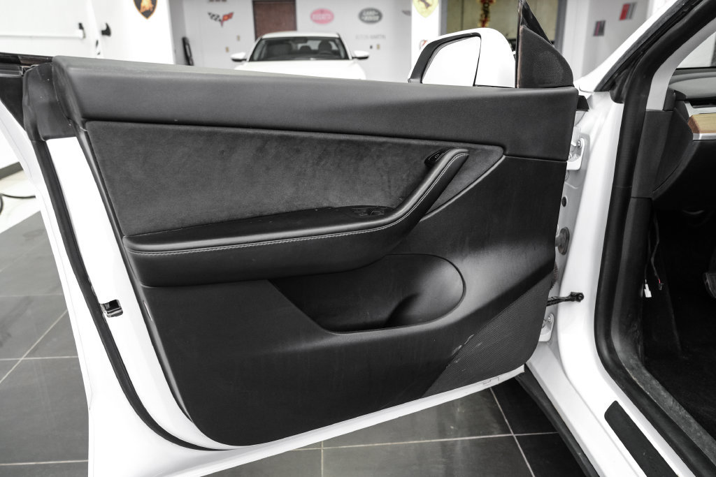 Used 2021 Tesla Model Y Long Range AWD/4WD image 35