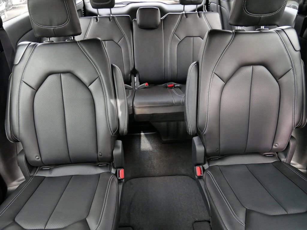 New 2026 Chrysler Pacifica Select image 20