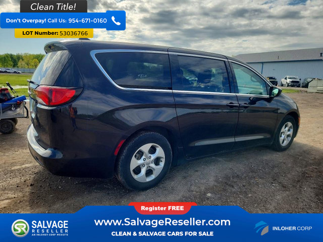 Used 2017 Chrysler Pacifica LX FWD image 4