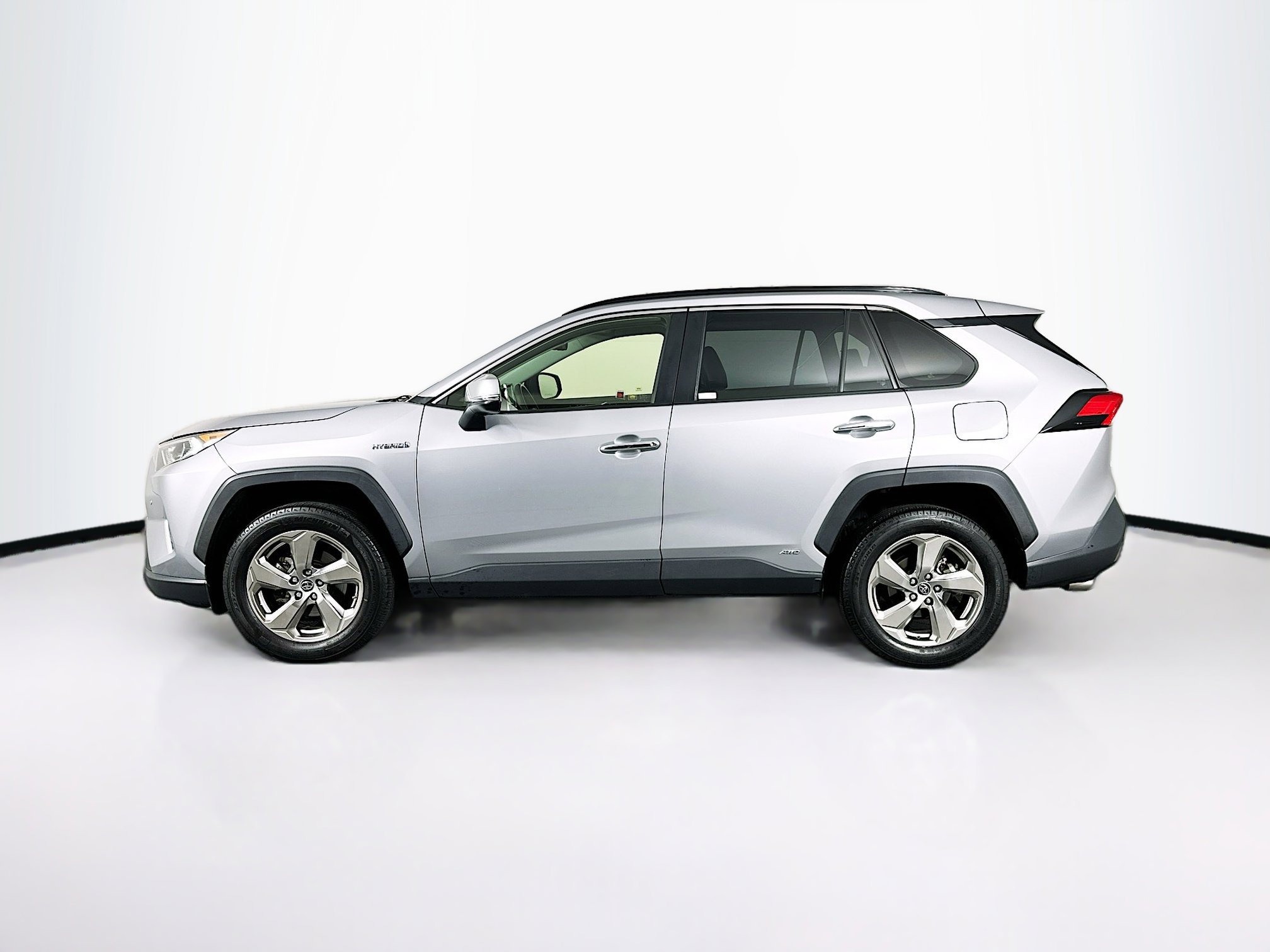 Used 2019 Toyota RAV4 Limited image 4