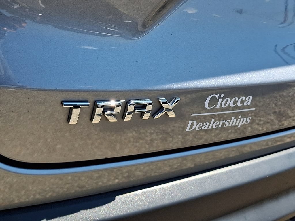 Used 2024 Chevrolet Trax LS w/ LS Convenience Package FWD image 29