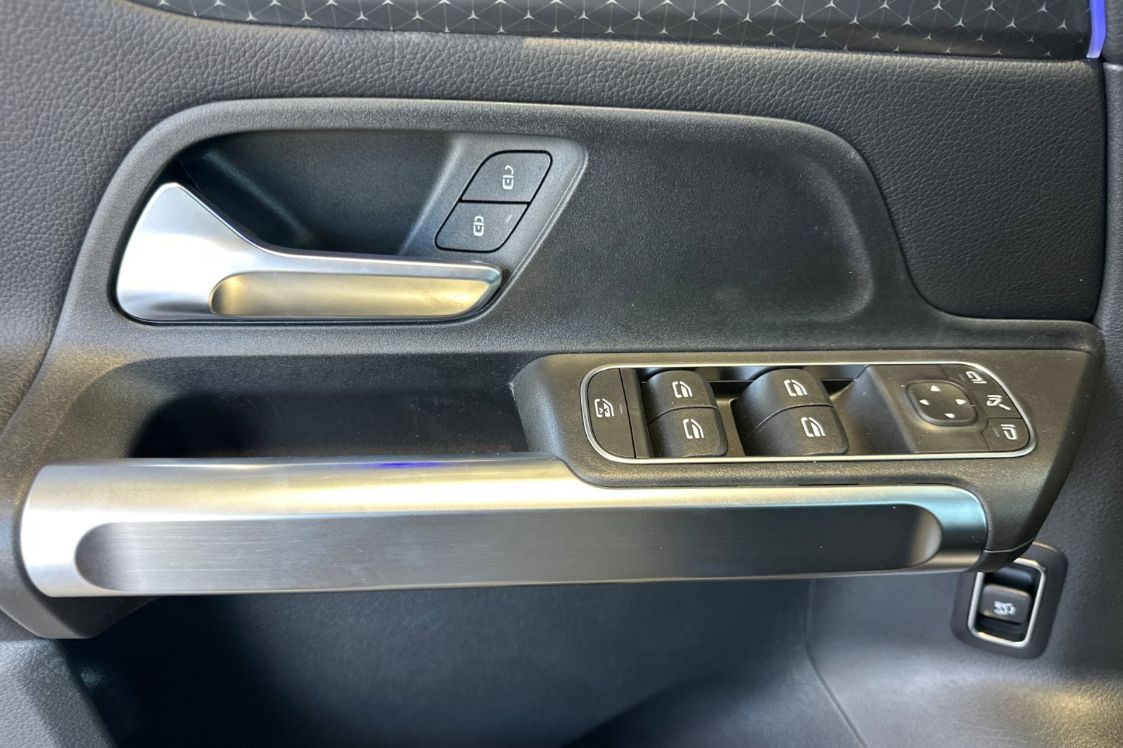 New 2025 Mercedes-Benz GLB 250 250 image 11