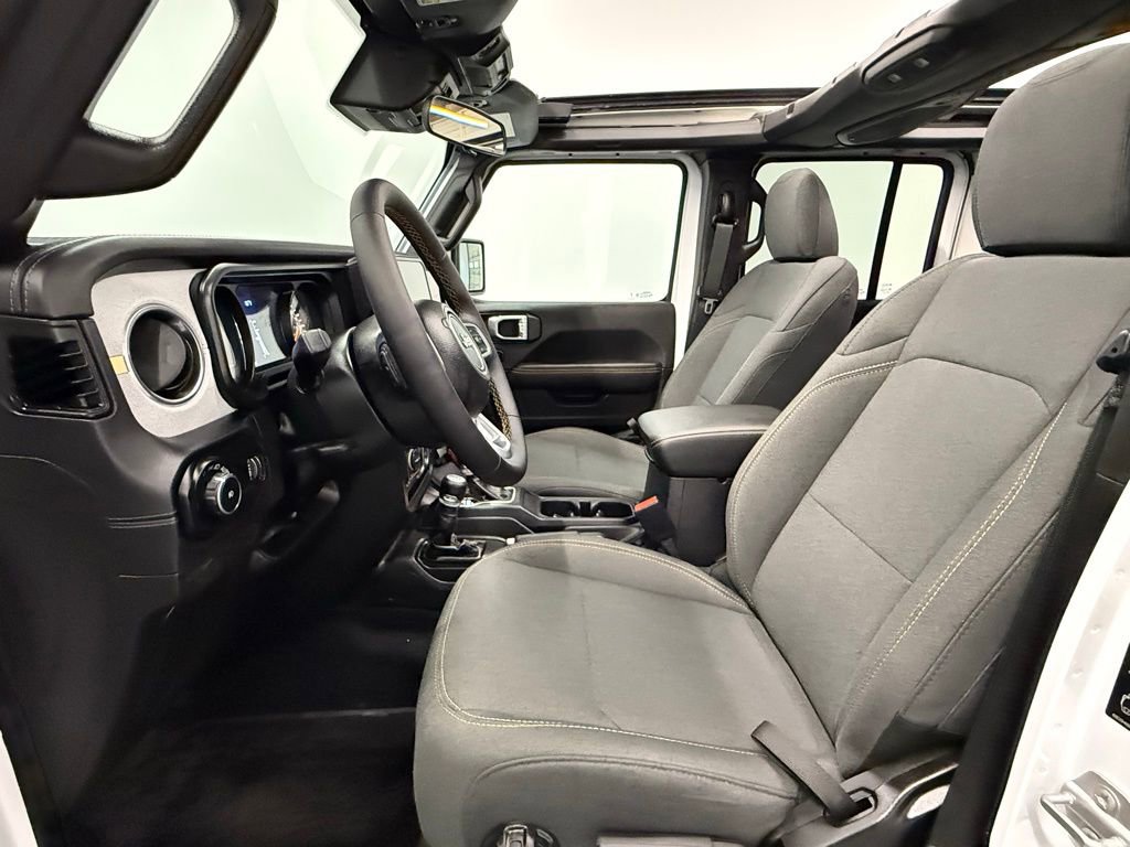 Used 2024 Jeep Wrangler Sahara w/ Safety Group image 17