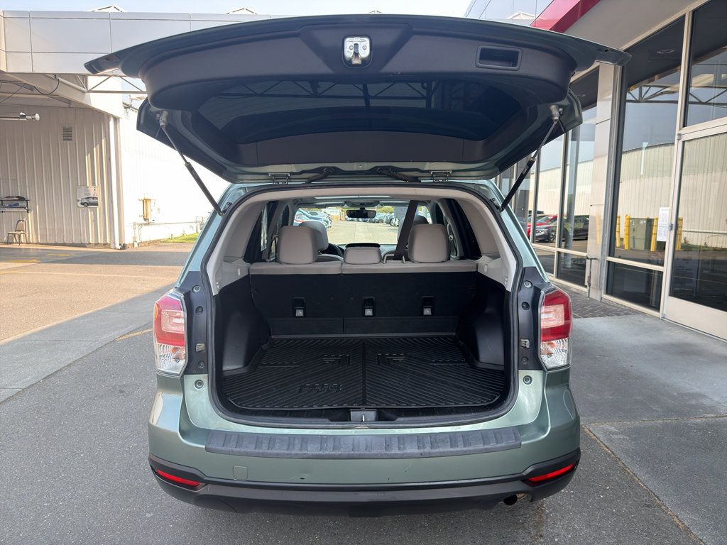 Used 2018 Subaru Forester 2.5i Premium w/ All-Weather Package AWD/4WD image 12