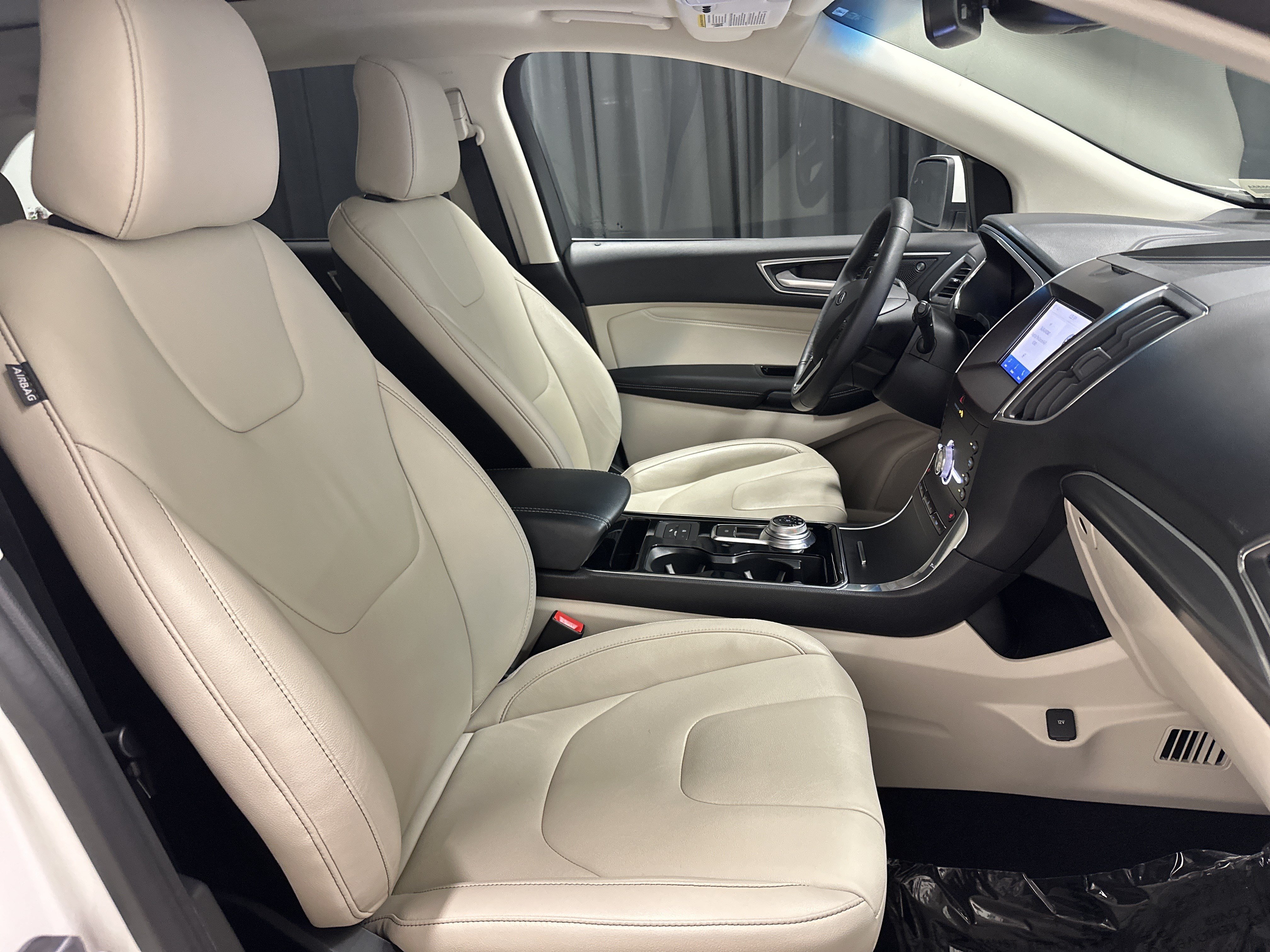 Used 2020 Ford Edge Titanium AWD/4WD image 33