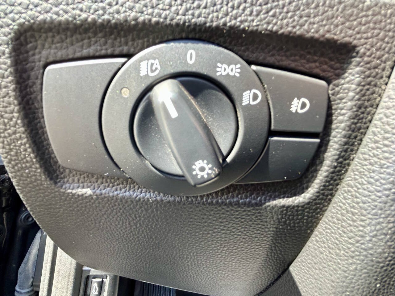 Used 2011 BMW 128i Convertible RWD image 22