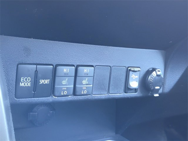 Used 2015 Toyota RAV4 Limited image 32