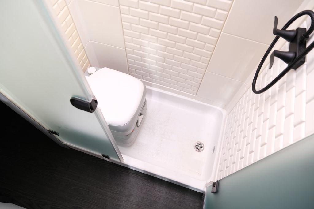 Used 2021 Mercedes-Benz Sprinter 2500 image 40