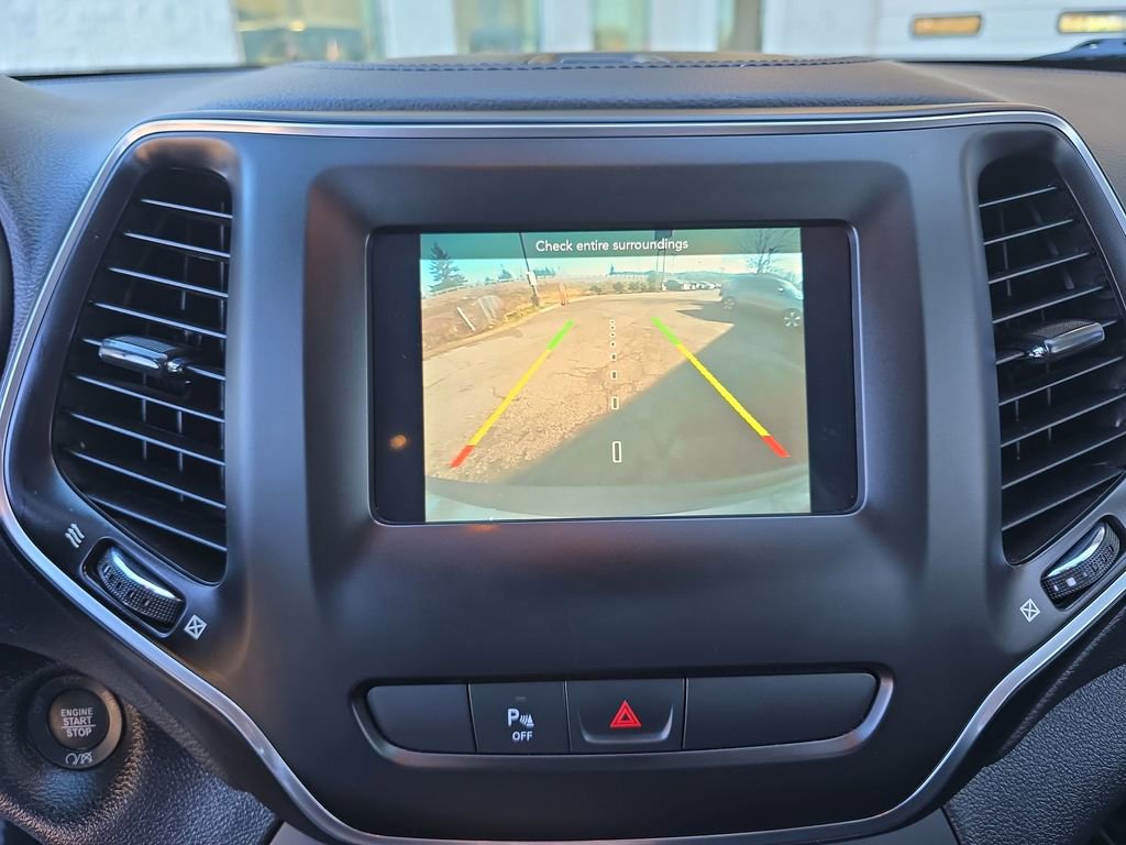 Used 2020 Jeep Cherokee Latitude Plus w/ Cold Weather Group image 15