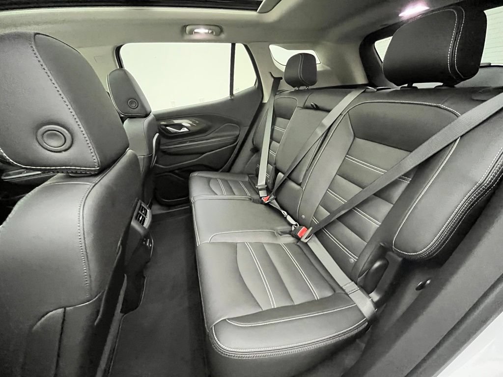 Used 2024 GMC Terrain Denali w/ Denali Premium Package AWD/4WD image 41