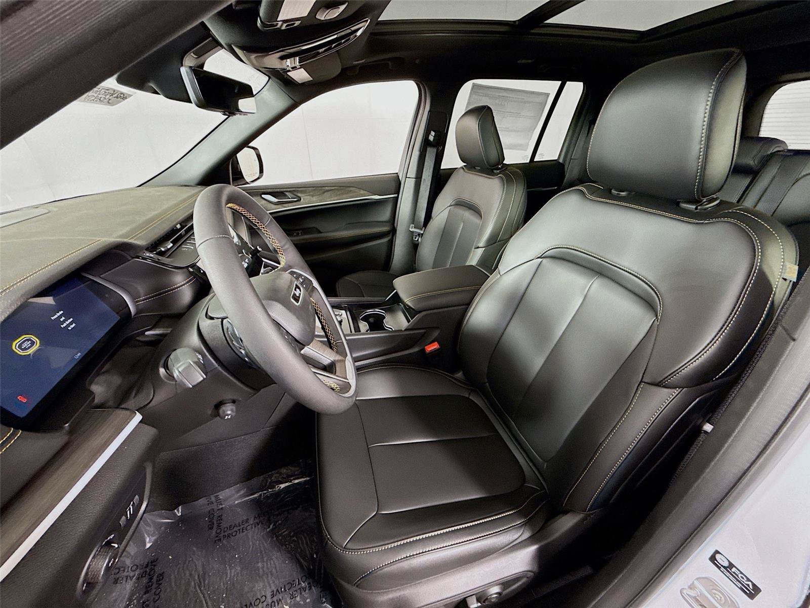New 2026 Jeep Grand Cherokee Limited AWD/4WD image 15