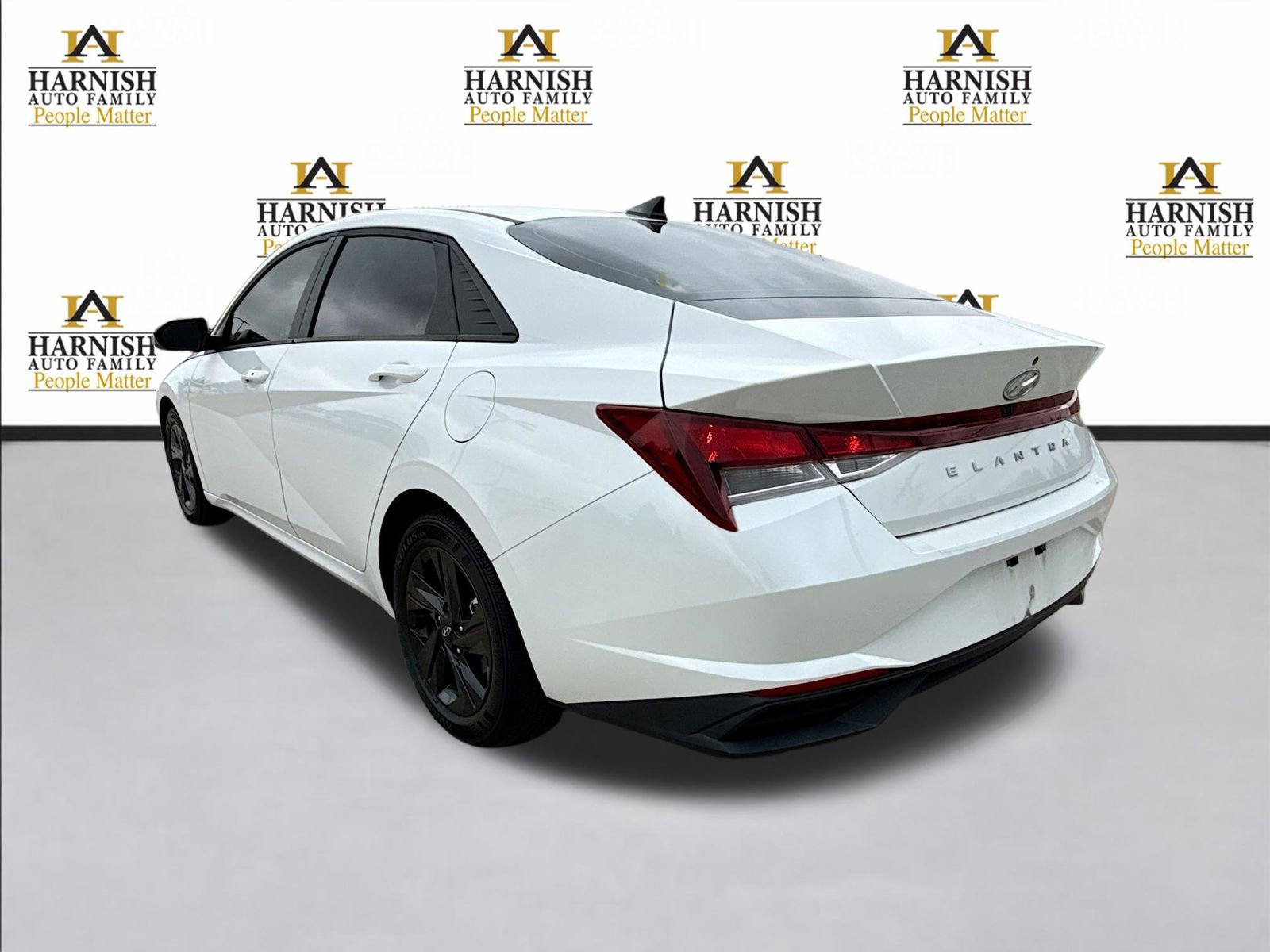 Used 2021 Hyundai Elantra SEL FWD image 3