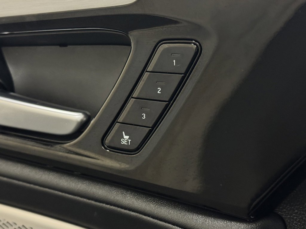 Used 2024 Acura MDX SH-AWD w/ Technology Package image 15