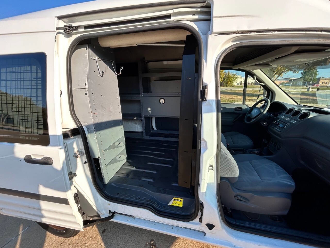 Used 2013 Ford Transit Connect XLT image 17