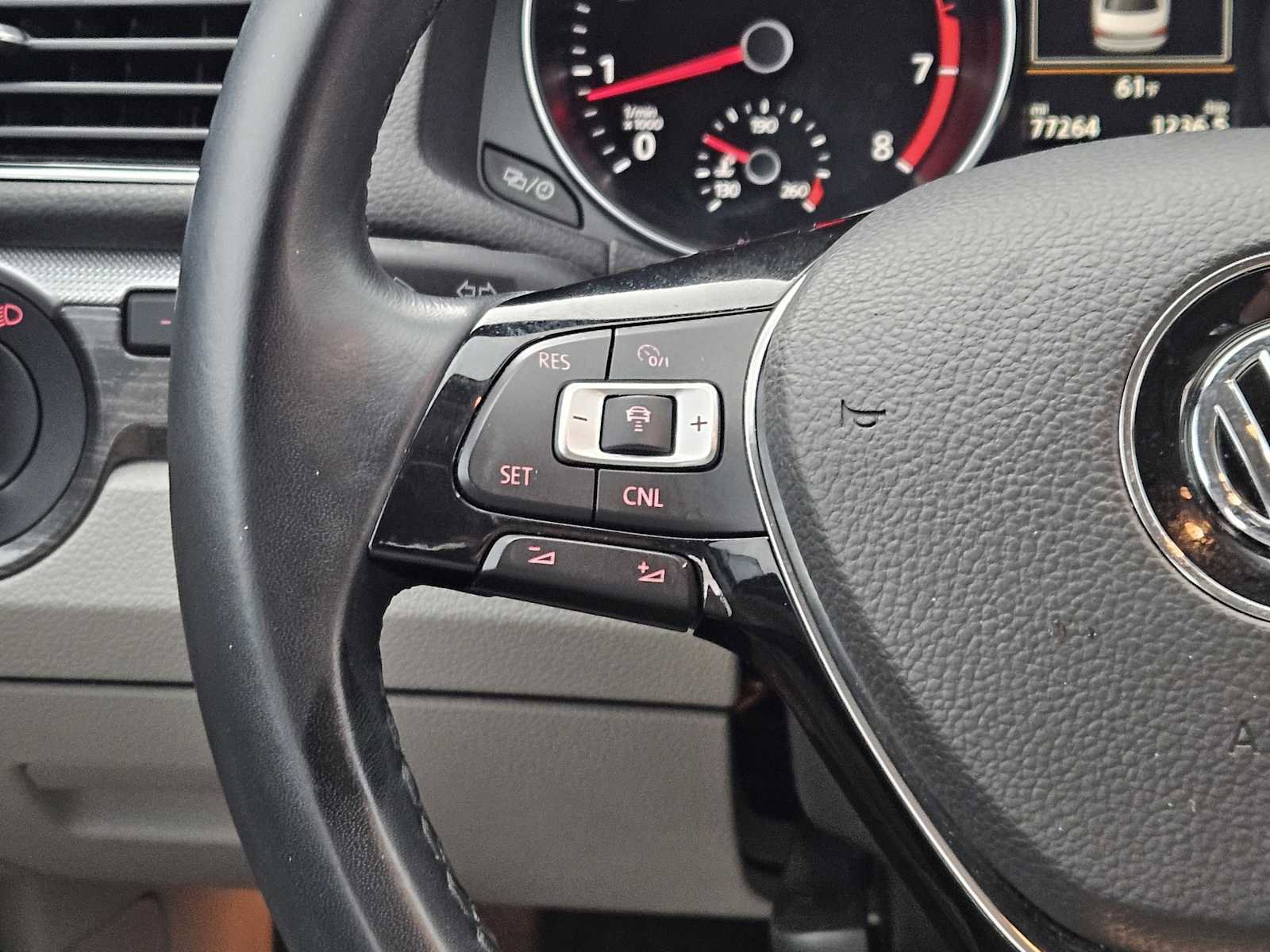 Used 2017 Volkswagen Passat 1.8T SE image 28