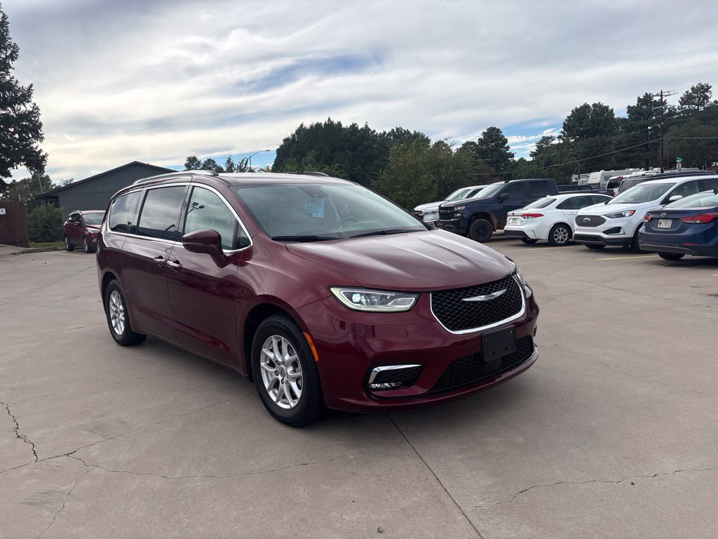 Used 2021 Chrysler Pacifica Touring-L FWD image 1