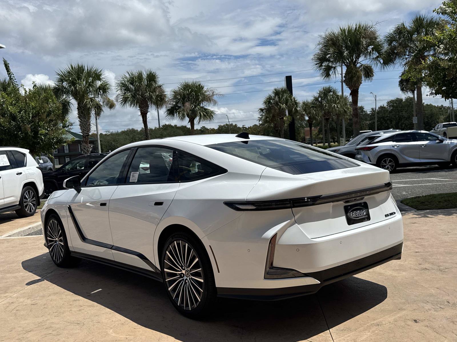 New 2026 Lexus ES 350e w/ Cold Area Package FWD image 6