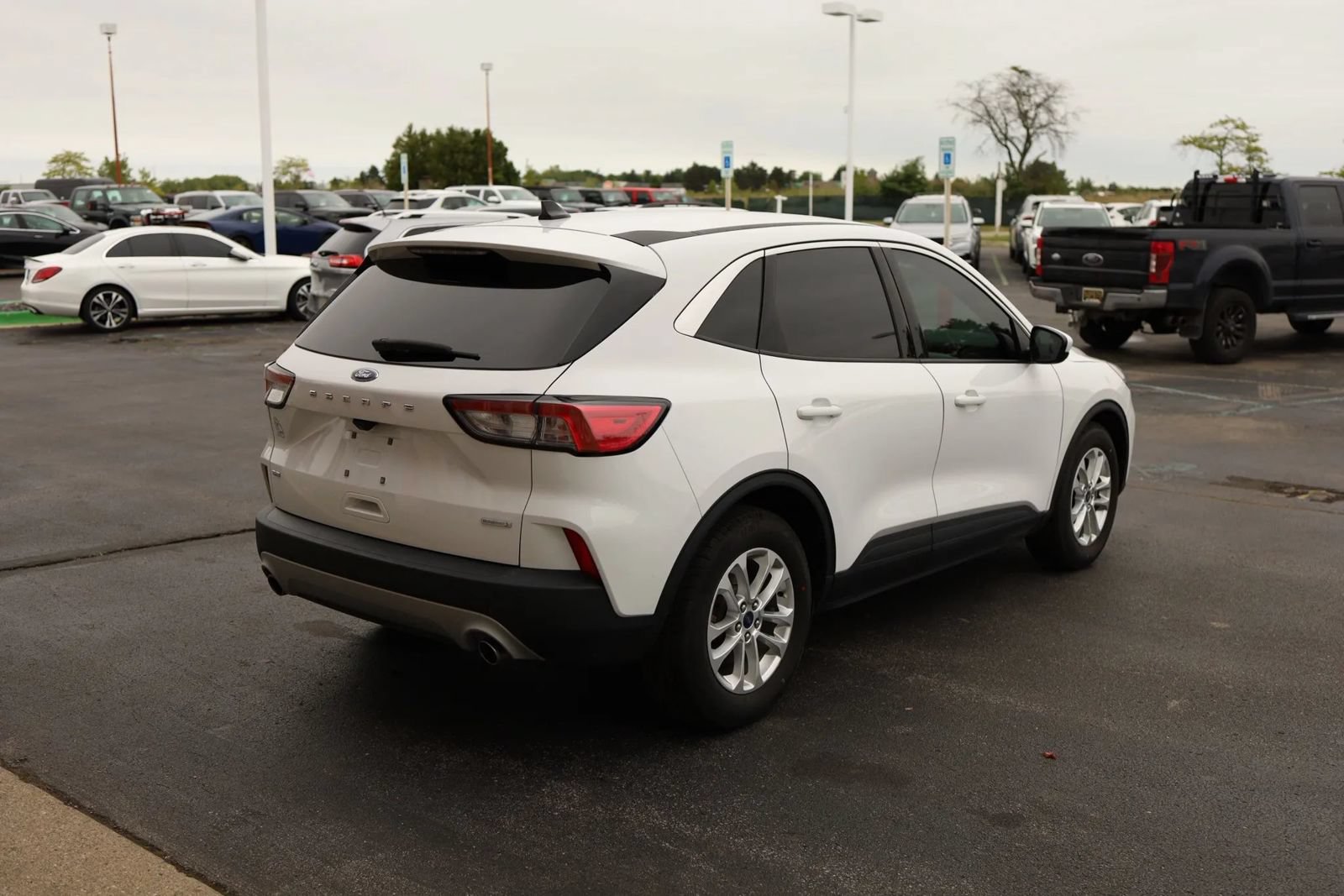 Used 2020 Ford Escape SE FWD image 5