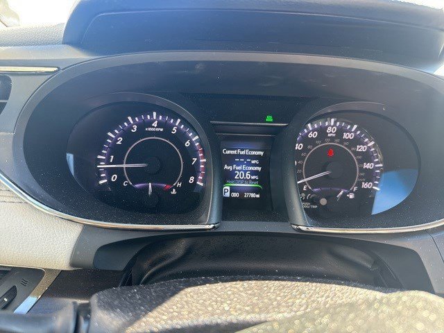 Used 2017 Toyota Avalon Limited image 4