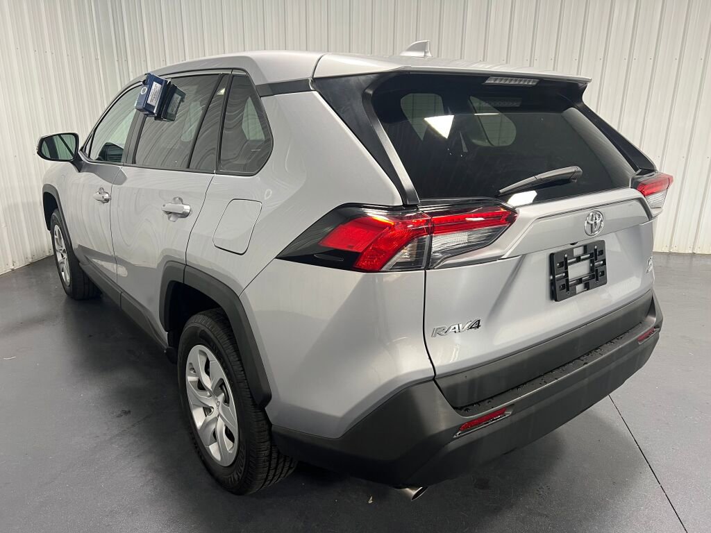 Used 2023 Toyota RAV4 LE image 18