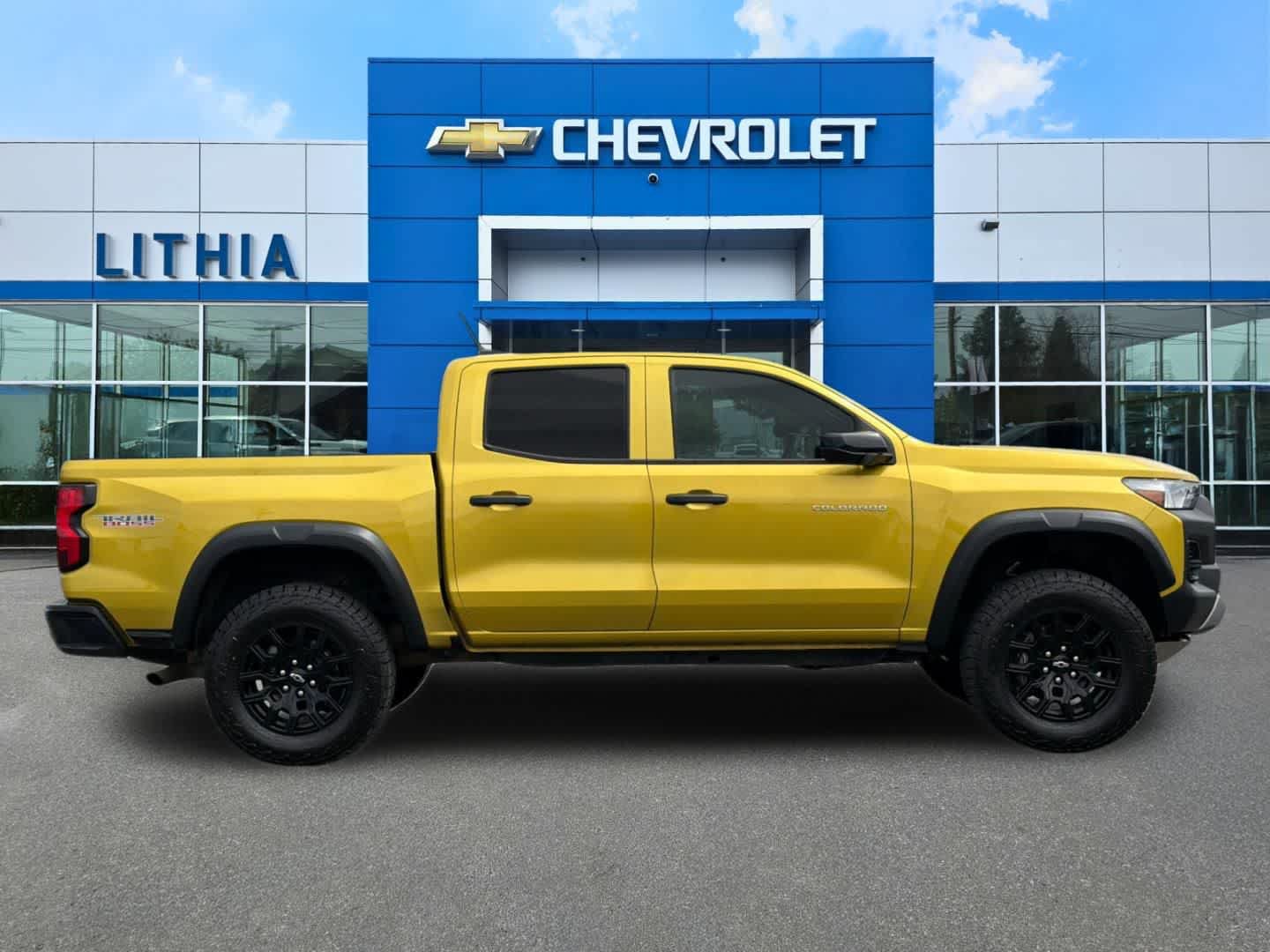 Used 2023 Chevrolet Colorado Trail Boss w/ LPO, Skid Plate Package AWD/4WD image 8