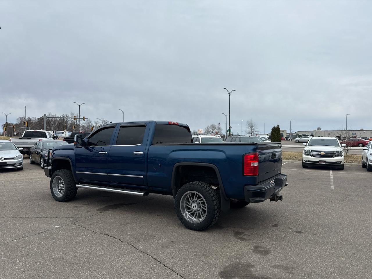 Used 2016 GMC Sierra 2500 SLT w/ All-Terrain HD Package AWD/4WD image 3