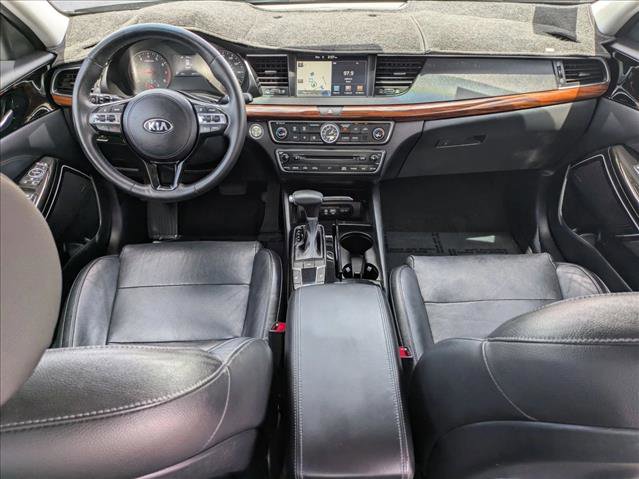 Used 2017 Kia Cadenza Premium w/ Luxury Package image 18
