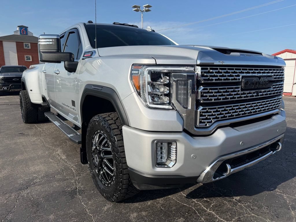 Used 2021 GMC Sierra 3500 Denali w/ Denali Ultimate Package AWD/4WD image 4