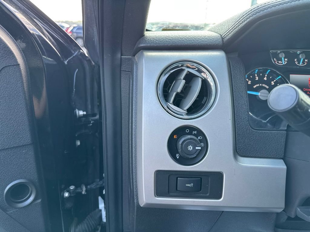 Used 2011 Ford F150 Lariat w/ Lariat Chrome Pkg RWD image 12