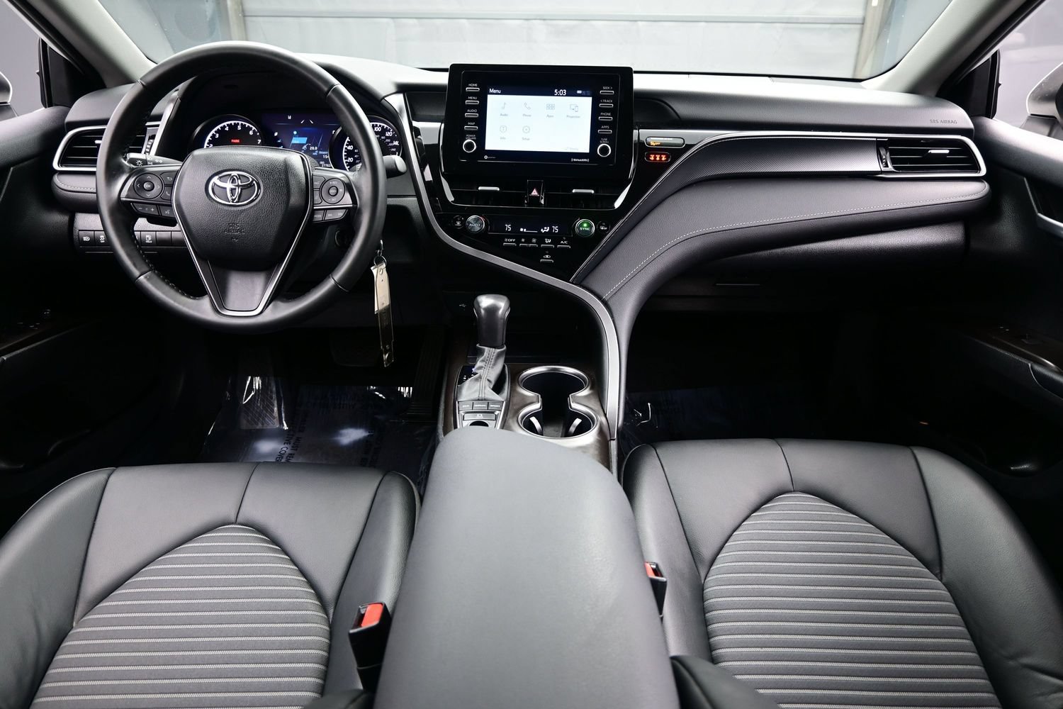 Used 2024 Toyota Camry SE AWD/4WD image 17