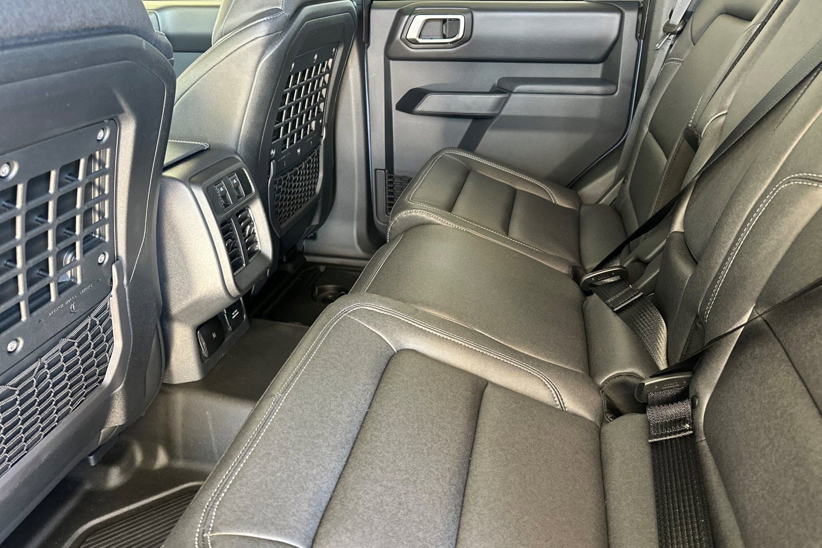 New 2025 Ford Bronco Badlands w/ Sasquatch Package image 13