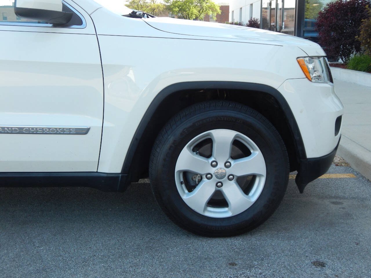 Used 2011 Jeep Grand Cherokee Laredo AWD/4WD image 24