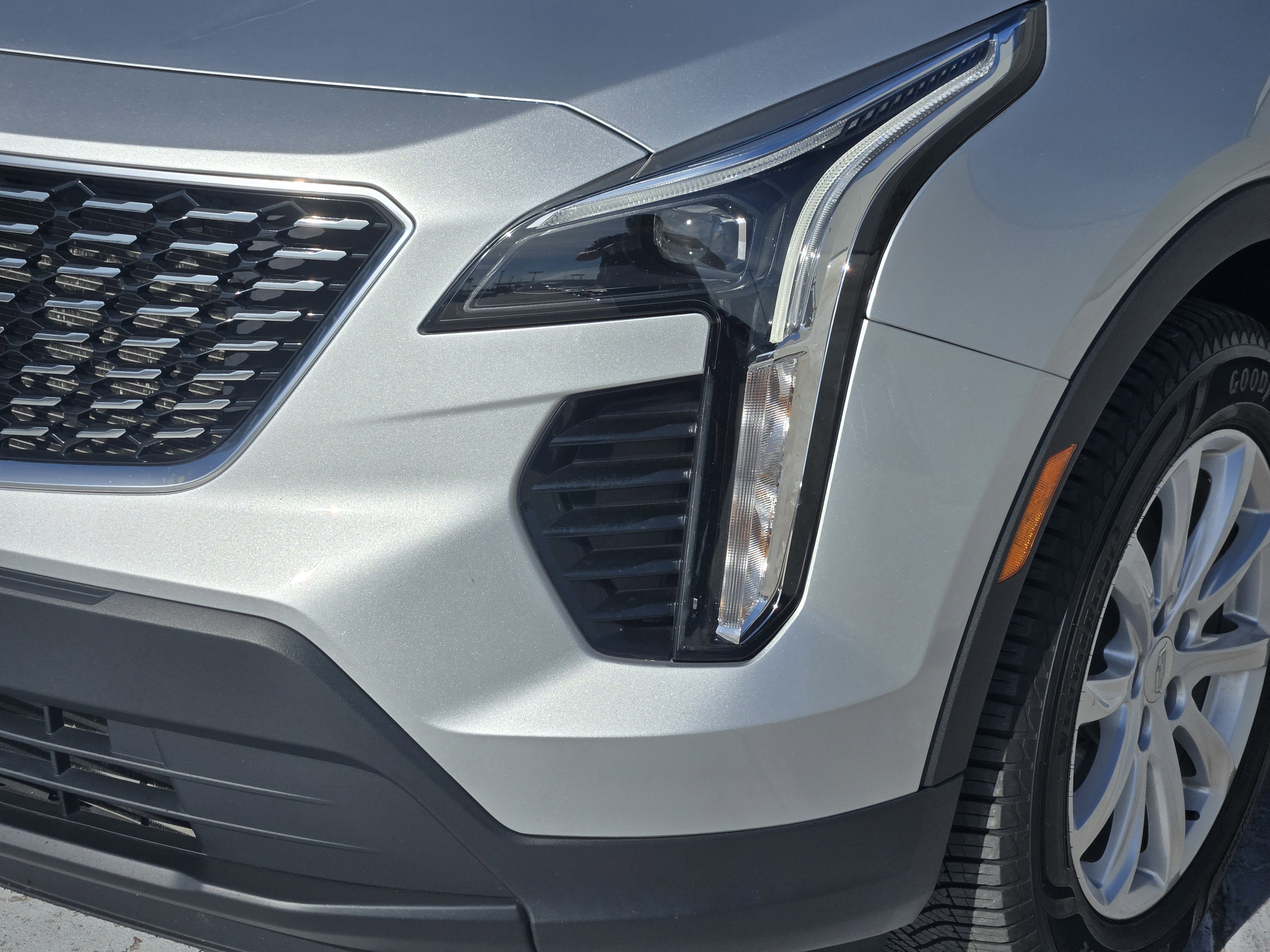 Used 2022 Cadillac XT4 Luxury w/ Cold Weather Package image 10