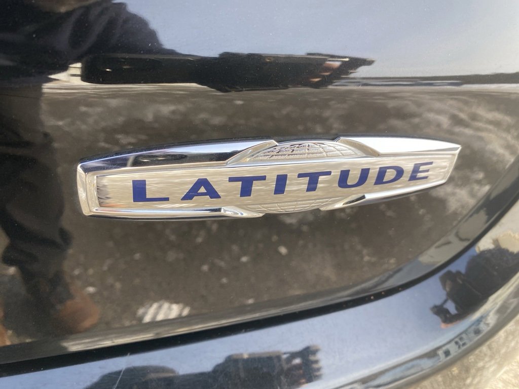 Used 2017 Jeep Compass Latitude image 15