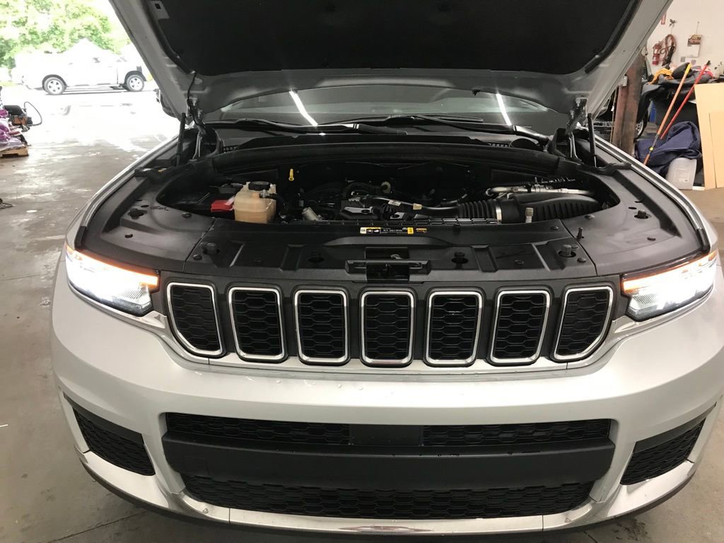 Used 2023 Jeep Grand Cherokee L Laredo image 33