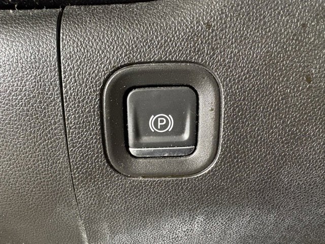 Used 2021 Chevrolet Silverado 1500 LT image 20