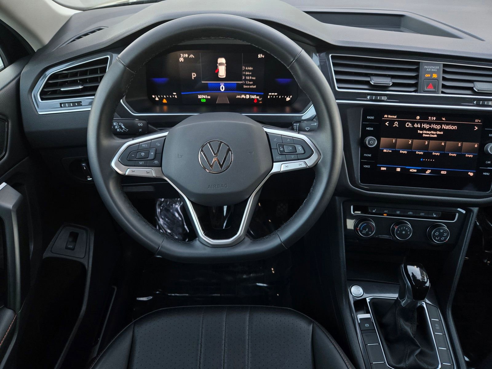 Used 2024 Volkswagen Tiguan Wolfsburg Edition image 13