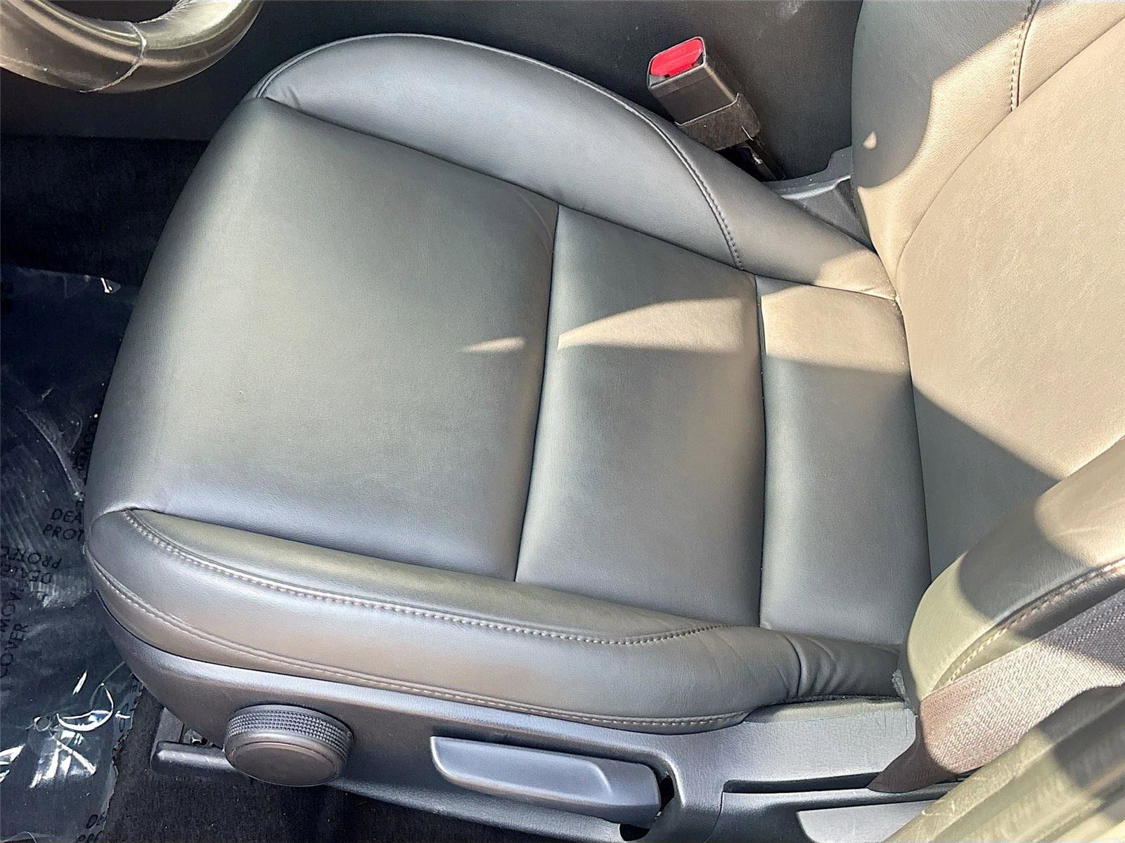 Used 2024 MAZDA MAZDA3 s FWD image 19