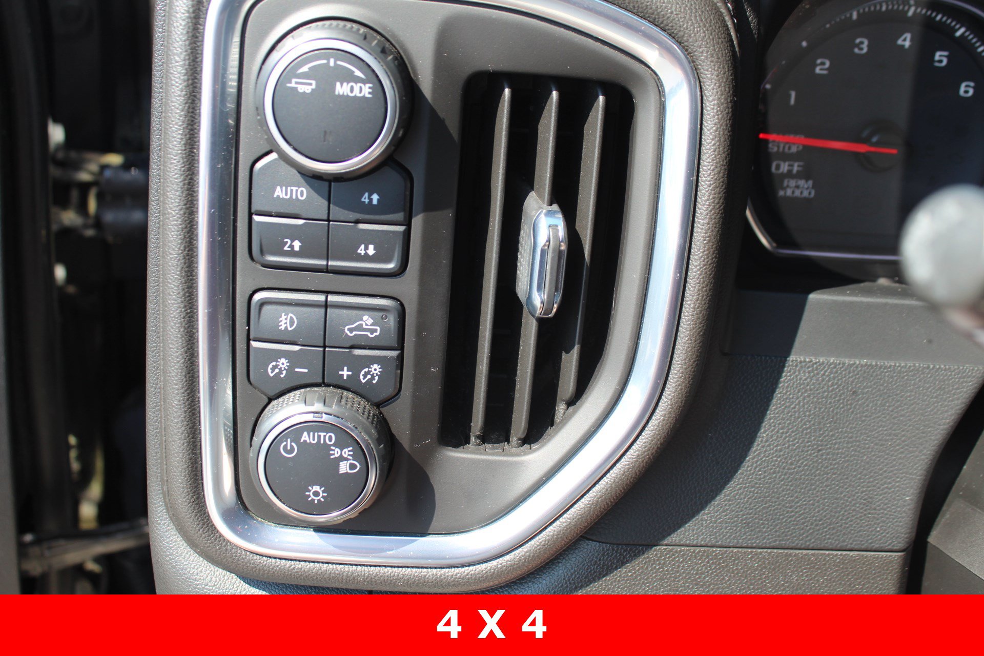 Used 2022 Chevrolet Silverado 1500 LT Trail Boss w/ Bed Protection Package AWD/4WD image 25