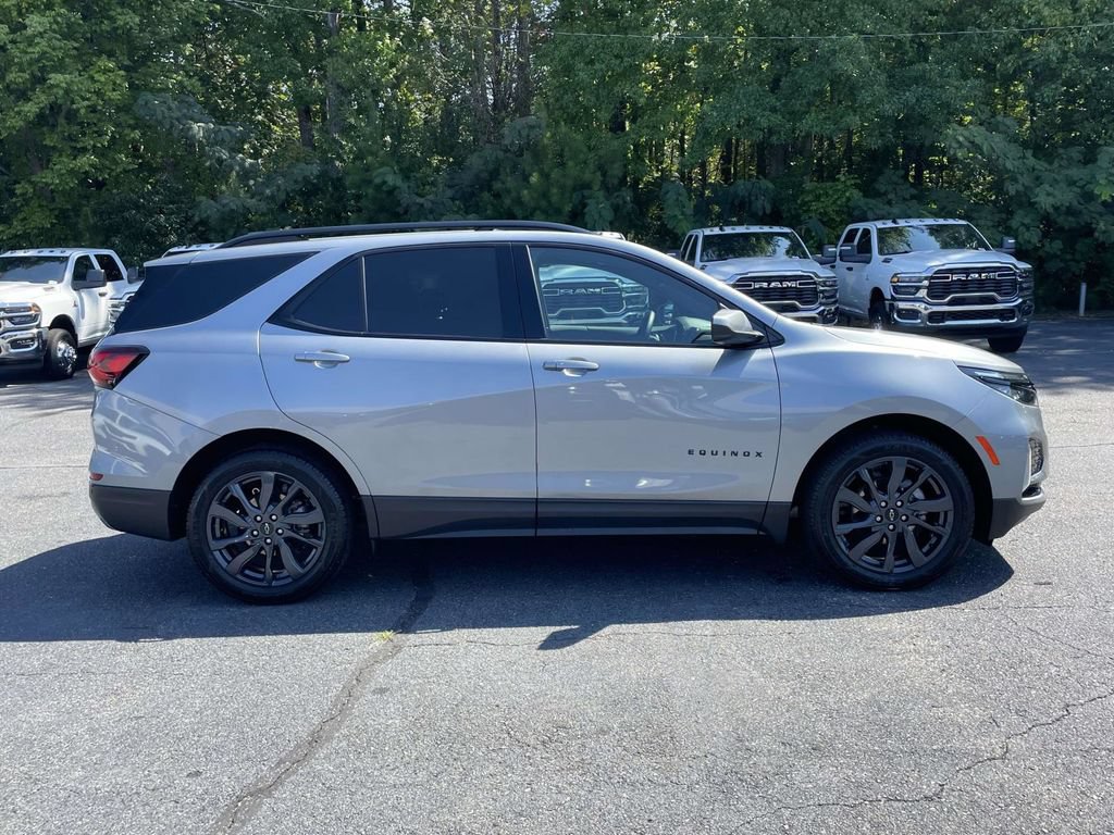 Used 2024 Chevrolet Equinox RS FWD image 9