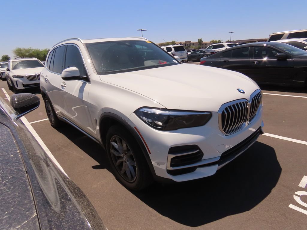 Certified 2022 BMW X5 sDrive40i w/ Premium Package RWD image 2