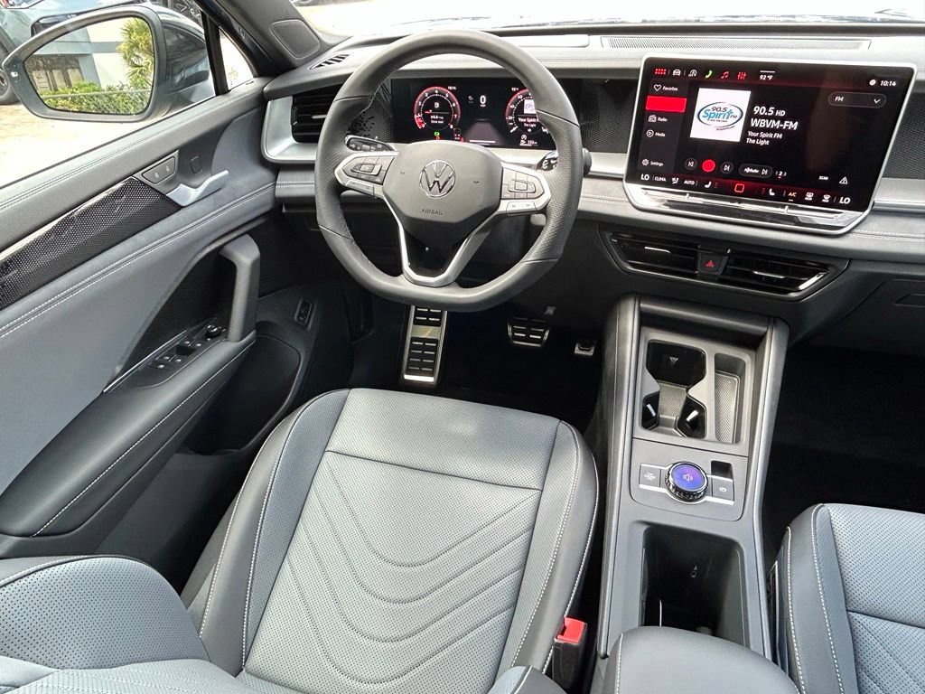 New 2026 Volkswagen Tiguan SE R-Line FWD image 8