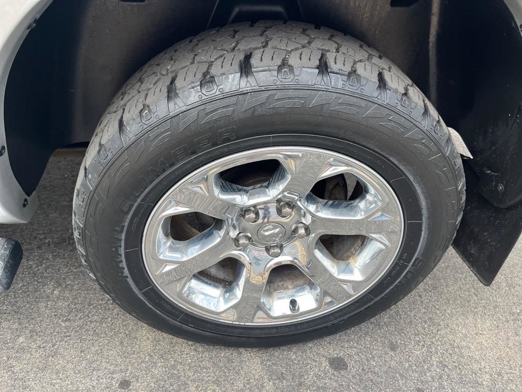 Used 2015 RAM 1500 Laramie w/ Convenience Group image 11