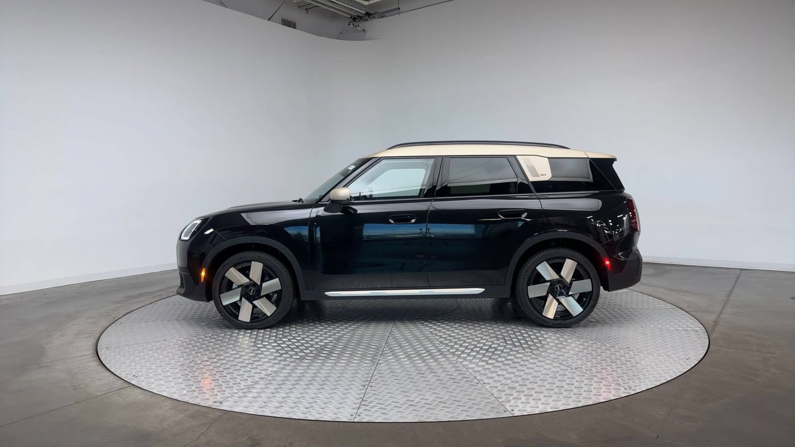 Used 2026 MINI Cooper Countryman S w/ Comfort Package Max AWD/4WD image 8